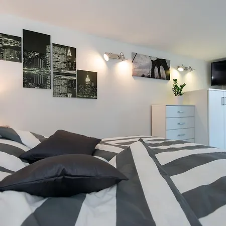 Studio City Garden Apartment Rovinj Exterior photo