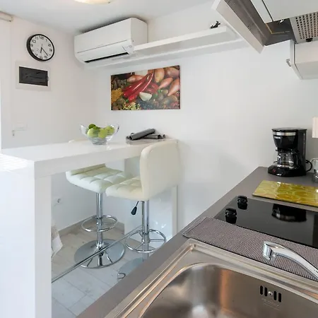 Studio City Garden Apartment Rovinj Exterior photo